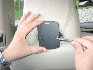 Uchwyt na zagłówek do samochodu | System mocowania do zagłówka w Volvo C30 / C70 / S40 / V50.