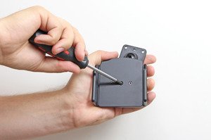 Uchwyt uniwersalny pasywny do smartfonów bez futerału oraz w futerale lub etui o wymiarach: 75-89 mm (szer.), 12-16 mm (grubość)