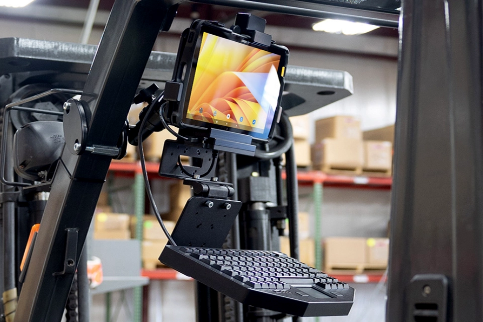 Brodit specjalistyczne uchwyty dla branży przemysłowej i logistycznej