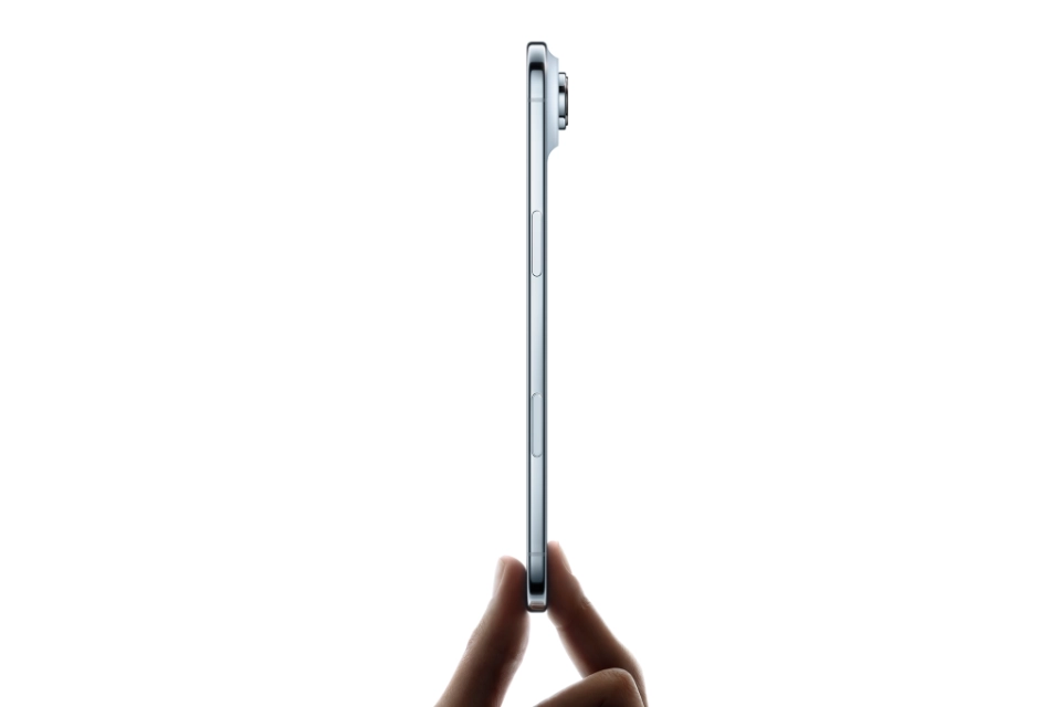 Sztywność, masa i trwałość przegubów iPhone Air