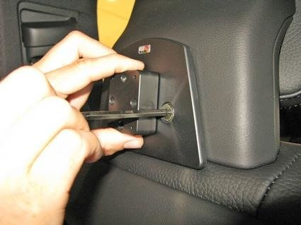 Uchwyt na zagłówek do samochodu | System mocowania do zagłówka w S90 / V90 / XC60 / XC90