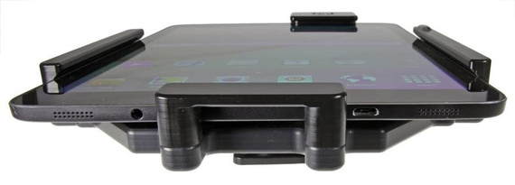 Uchwyt pasywny do tabletów gołych jak i w futerale regulowany w zakresie: 240-270 mm (szer.), 160-185 mm (wysokość), z blokadą na kluczyk