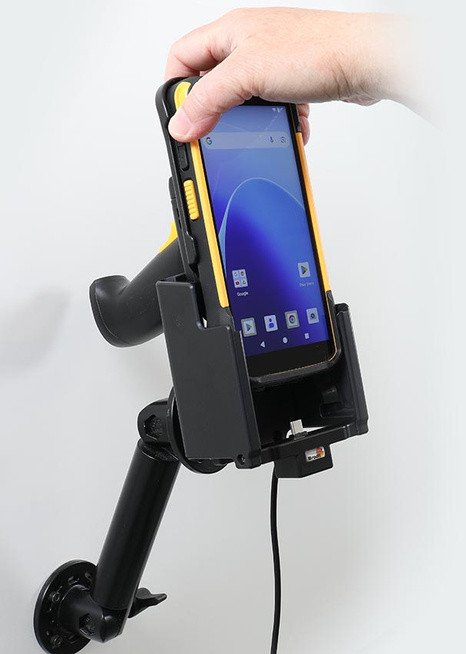 Aktywny uchwyt do stałego montażu na CipherLab RS38 w gumowym etui i z chwytem pistoletowym