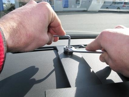 Bardzo mocny, bezinwazyjny wspornik montażowy do Peugeot 508 11-19