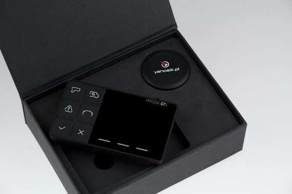 Yanosik GTR z trzyletnim abonamentem