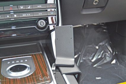 ProClip do Jaguar XE 16-18