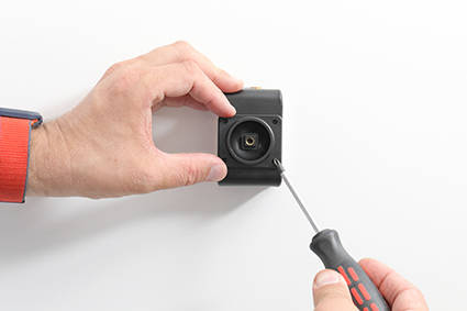 Uchwyt do Samsung Galaxy A53 z wbudowanym kablem USB oraz ładowarką samochodową.