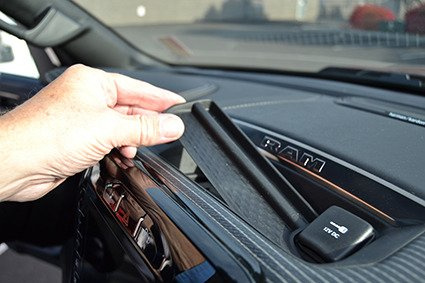 Bardzo mocny, bezinwazyjny wspornik montażowy do Dodge Ram Pick Up 1500 19-20