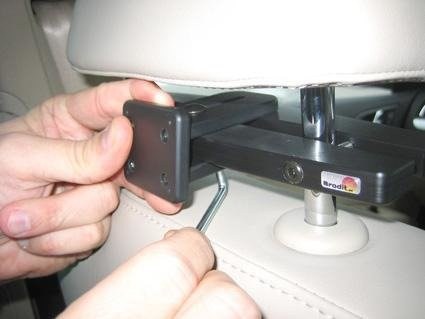 Uchwyt na zagłówek do samochodu | 811070 - Uniwersalna baza mocowania do zagłówka z rozstawem prętów: 95 mm - 211 mm