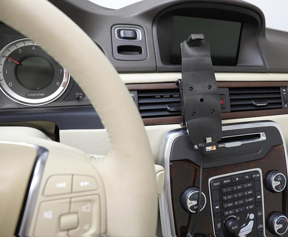 Uchwyt do OnePlus 6 w futerale z wbudowaną ładowarką samochodową