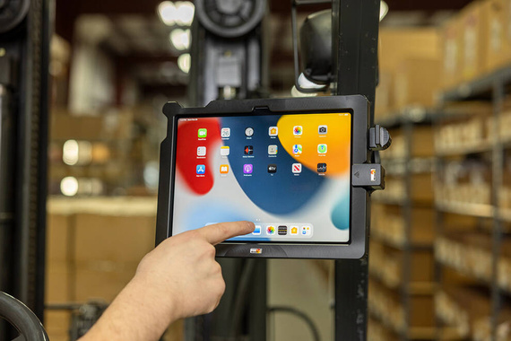 ModTek™ Hard Case Obudowa aktywna do Apple iPad 2025 A16 (A3354, A3355, A3356) przetestowana na upadek z wysokości 1,8 m.