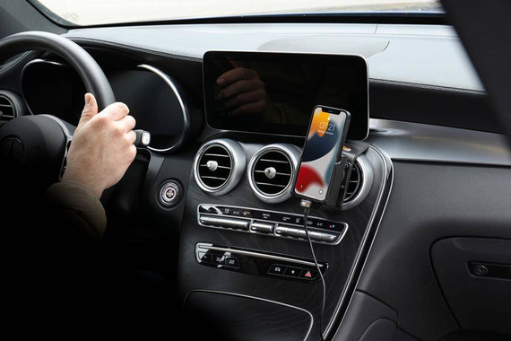 Uchwyt do Apple iPhone 13 mini z wbudowanym kablem USB oraz ładowarką samochodową