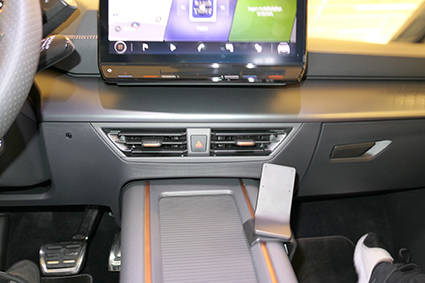 ProClip do Seat Born 2022-2025