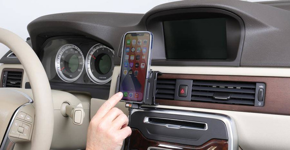 Uchwyt Apple CarPlay z kablem Lightning do iPhone